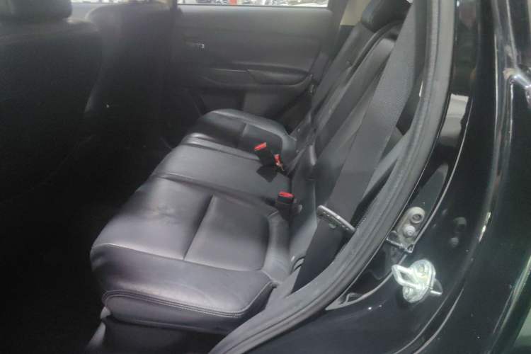 Used Mitsubishi Outlander 2013 2.4L 4x4 Luxury Navigation Edition 5 Seats Left Rear Seat