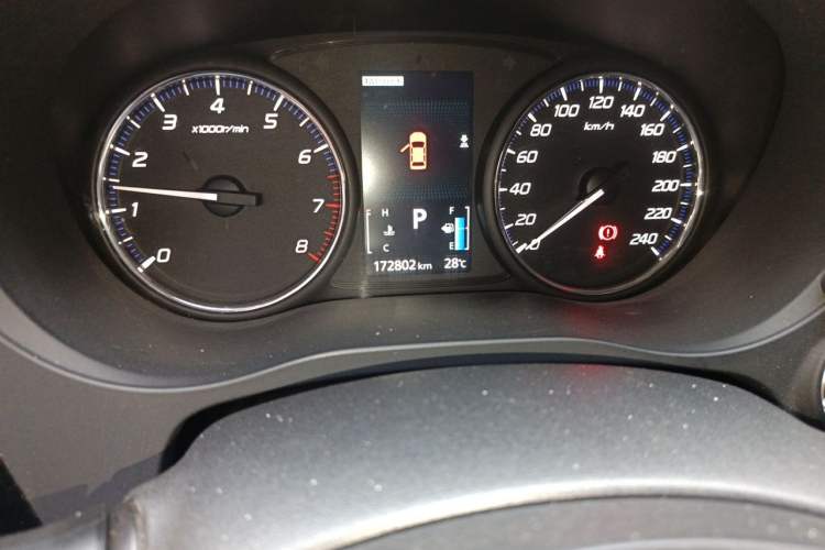 Used Mitsubishi Outlander 2013 2.4L 4x4 Luxury Navigation Edition 5 Seats Odometer Close Up