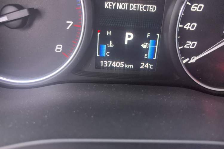 Used Mitsubishi Outlander 2013 2.4L 4x4 Luxury Navigation Edition 5 Seats Odometer Close Up
