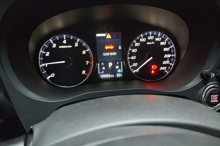 Used Mitsubishi Outlander 2013 2.4L 4x4 Luxury Navigation Edition 5 Seats Odometer Close Up