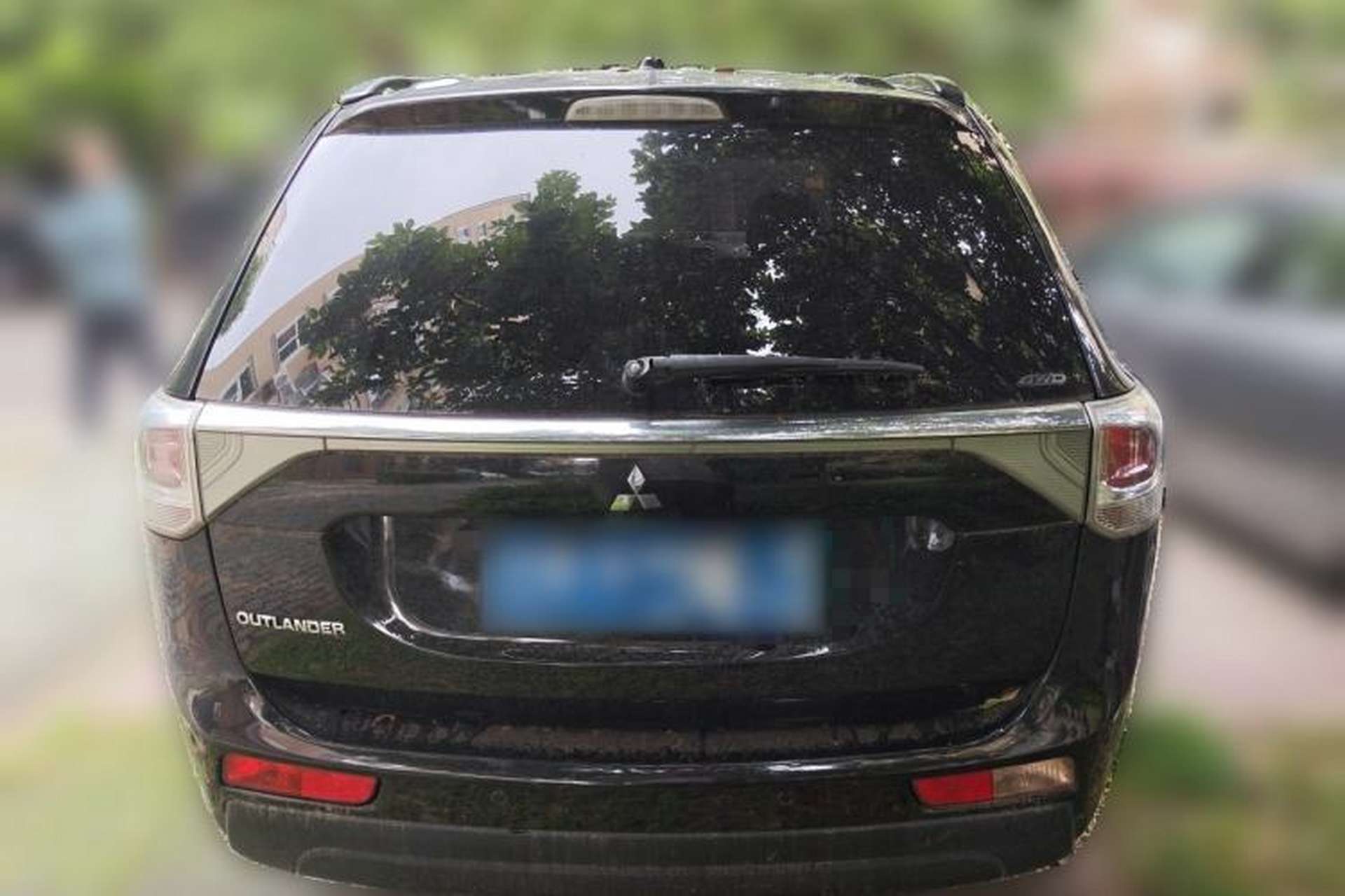 Used Mitsubishi Outlander 2013 2.4L 4x4 Luxury Navigation Edition 5 Seats Rear