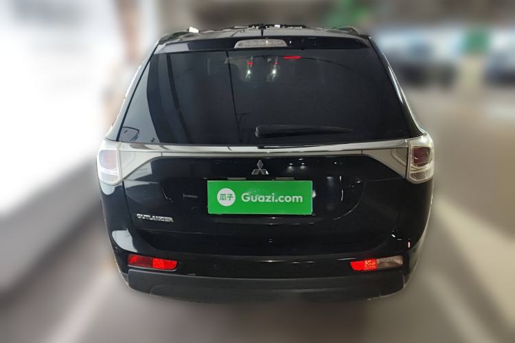 Used Mitsubishi Outlander 2013 2.4L 4x4 Luxury Navigation Edition 5 Seats Rear