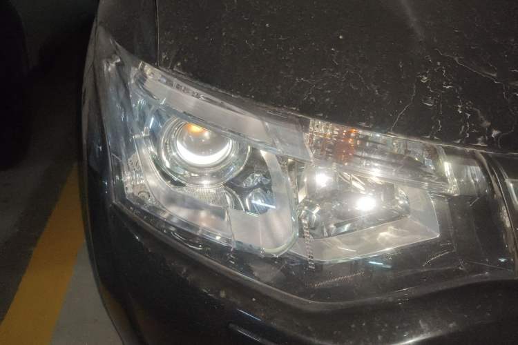 Used Mitsubishi Outlander 2013 2.4L Four-Wheel Drive Luxury Navigation Version 7 Seats Right Front Headlight