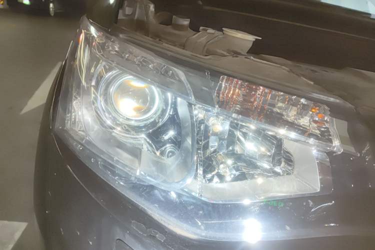 Used Mitsubishi Outlander 2013 2.4L 4x4 Luxury Navigation Edition 5 Seats Right Front Headlight