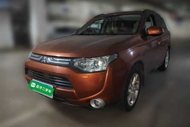 Used Mitsubishi Outlander 2013 2.4L 4x4 Luxury Navigation Edition 5 Seats