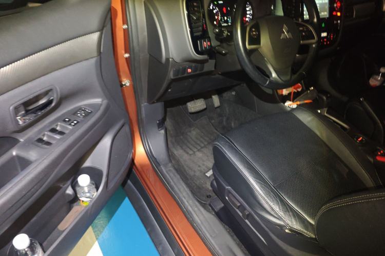 Used Mitsubishi Outlander 2013 2.4L 4x4 Luxury Navigation Edition 5 Seats Driver Seat