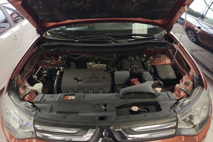Used Mitsubishi Outlander 2013 2.4L 4x4 Luxury Navigation Edition 5 Seats Engine Bay