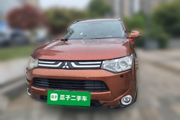 Used Mitsubishi Outlander 2013 2.4L 4x4 Luxury Navigation Edition 5 Seats Front