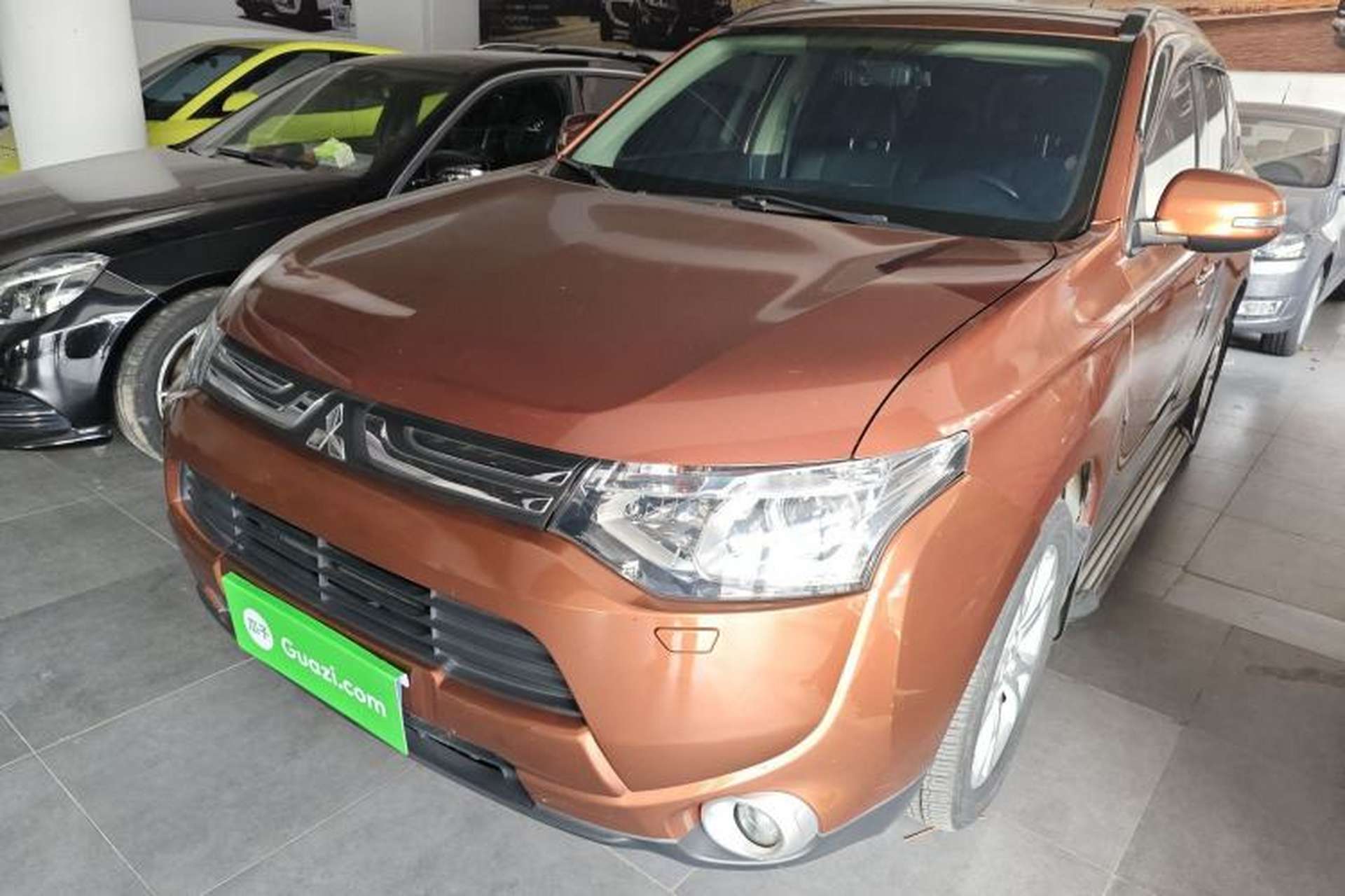 Used Mitsubishi Outlander 2013 2.4L 4x4 Luxury Navigation Edition 5 Seats Front Left 45 Deg