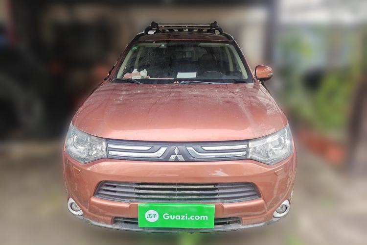 Used Mitsubishi Outlander 2013 2.4L Four-Wheel Drive Luxury Navigation Version 7 Seats Front