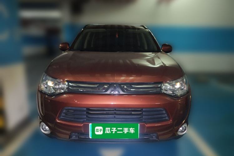 Used Mitsubishi Outlander 2013 2.4L 4x4 Luxury Navigation Edition 5 Seats Front