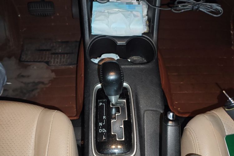 Used Mitsubishi Outlander 2013 2.4L 4x4 Luxury Navigation Edition 5 Seats Gear Lever