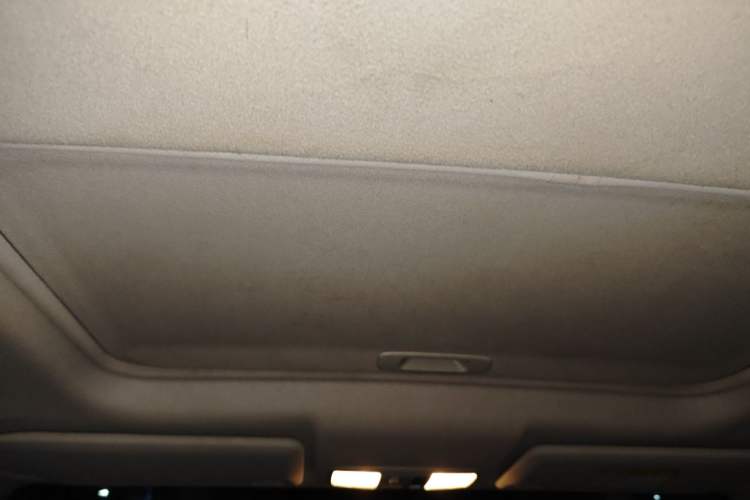 Used Mitsubishi Outlander 2013 2.4L 4x4 Luxury Navigation Edition 5 Seats Headliner