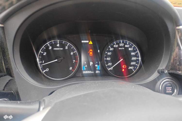 Used Mitsubishi Outlander 2013 2.4L Four-Wheel Drive Luxury Navigation Version 7 Seats Instrument Cluster