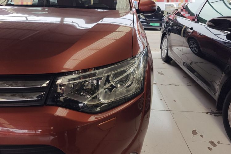 Used Mitsubishi Outlander 2013 2.4L 4x4 Luxury Navigation Edition 5 Seats Left Front Headlight