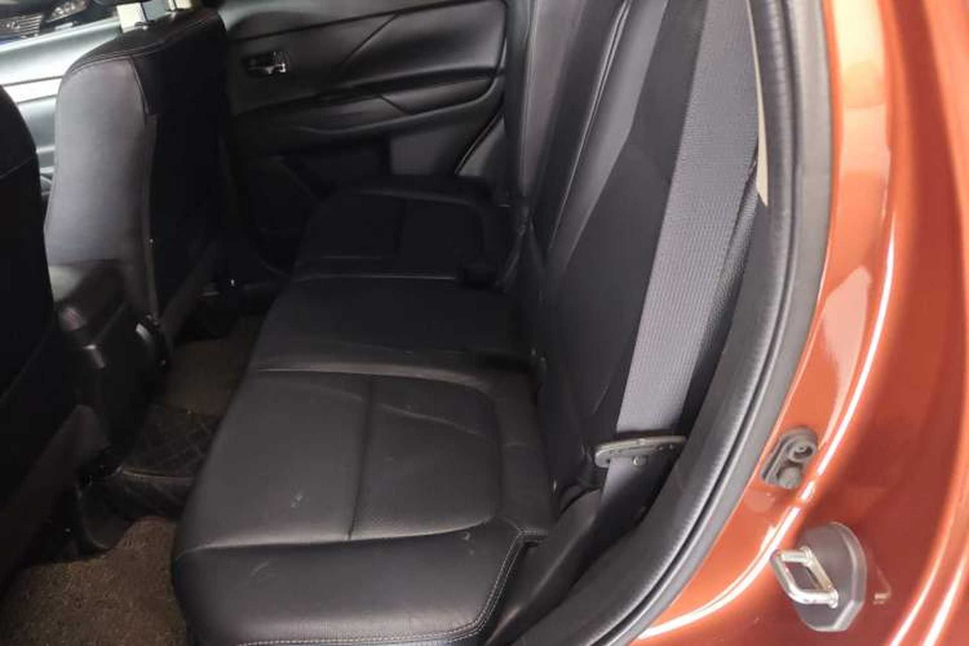Used Mitsubishi Outlander 2013 2.4L 4x4 Luxury Navigation Edition 5 Seats Left Rear Seat