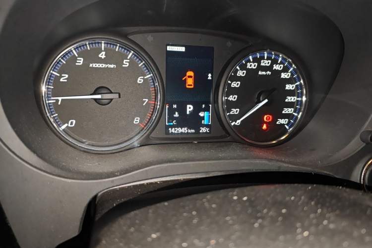 Used Mitsubishi Outlander 2013 2.4L 4x4 Luxury Navigation Edition 5 Seats Odometer Close Up