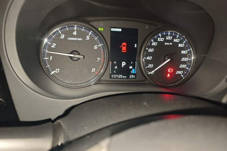Used Mitsubishi Outlander 2013 2.4L 4x4 Luxury Navigation Edition 5 Seats Odometer Close Up