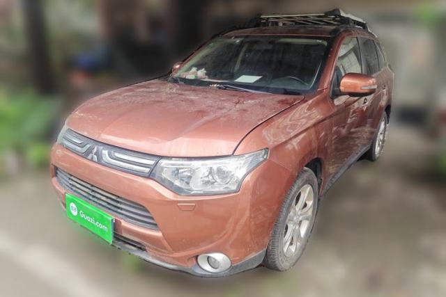 Used Mitsubishi Outlander 2013 2.4L Four-Wheel Drive Luxury Navigation Version 7 Seats