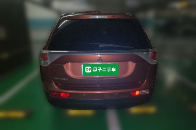 Used Mitsubishi Outlander 2013 2.4L 4x4 Luxury Navigation Edition 5 Seats Rear