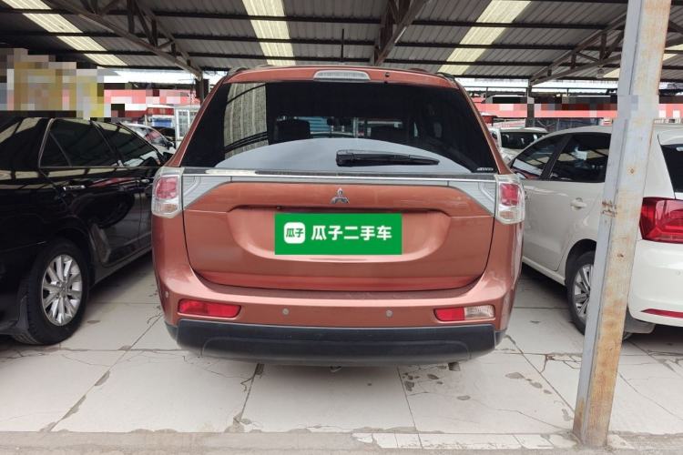 Used Mitsubishi Outlander 2013 2.4L 4x4 Luxury Navigation Edition 5 Seats Rear