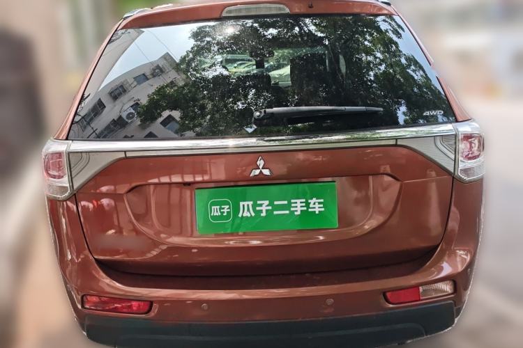 Used Mitsubishi Outlander 2013 2.4L 4x4 Luxury Navigation Edition 5 Seats Rear