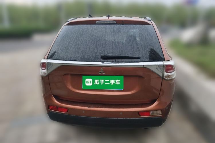 Used Mitsubishi Outlander 2013 2.4L 4x4 Luxury Navigation Edition 5 Seats Rear