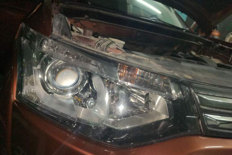 Used Mitsubishi Outlander 2013 2.4L 4x4 Luxury Navigation Edition 5 Seats Right Front Headlight