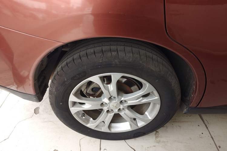 Used Mitsubishi Outlander 2013 2.4L 4x4 Luxury Navigation Edition 5 Seats Right Rear Wheel Hub