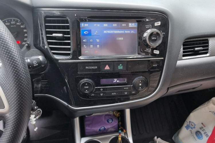 Used Mitsubishi Outlander 2013 2.0L Two-Wheel Drive Sport Navigation Version 5 Seats Audio And AC Panel