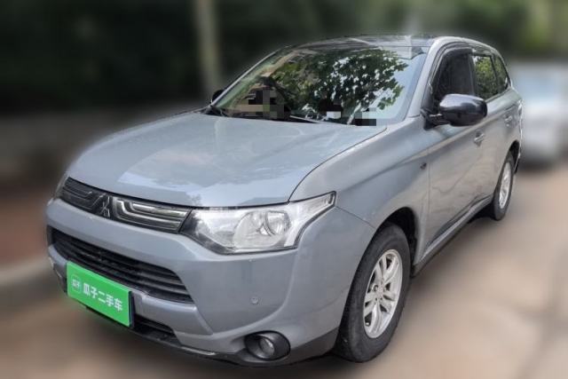 Used Mitsubishi Outlander 2013 2.0L Two-Wheel Drive Sport Navigation Version 5 Seats
