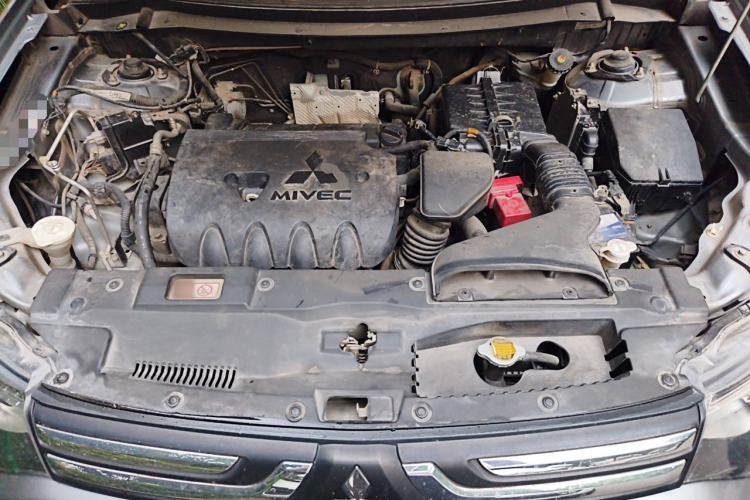 Used Mitsubishi Outlander 2013 2.4L 4x4 Luxury Navigation Edition 5 Seats Engine Bay