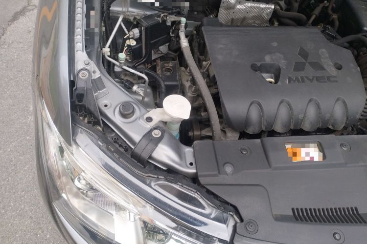 Used Mitsubishi Outlander 2013 2.4L 4x4 Luxury Navigation Edition 5 Seats Engine Bay Right