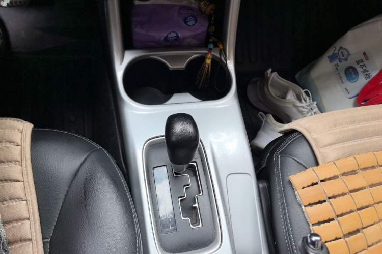 Used Mitsubishi Outlander 2013 2.0L Two-Wheel Drive Sport Navigation Version 5 Seats Gear Lever