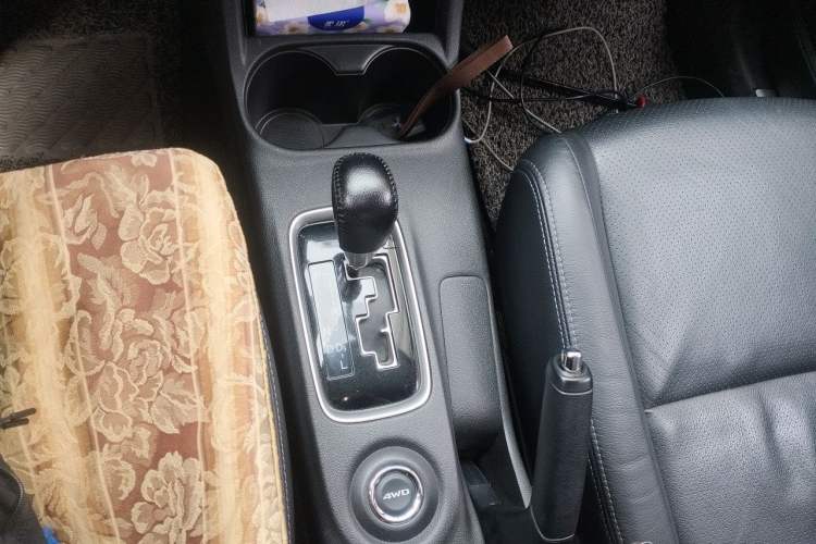 Used Mitsubishi Outlander 2013 2.4L 4x4 Luxury Navigation Edition 5 Seats Gear Lever