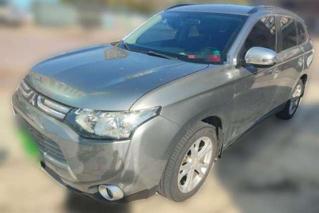 Used Mitsubishi Outlander 2013 2.4L 4x4 Luxury Navigation Edition 5 Seats