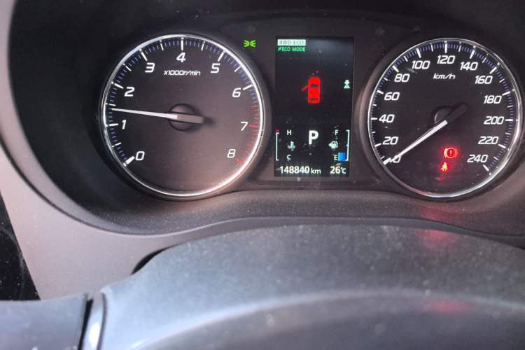 Used Mitsubishi Outlander 2013 2.4L 4x4 Luxury Navigation Edition 5 Seats Odometer Close Up