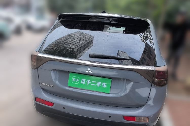 Used Mitsubishi Outlander 2013 2.0L Two-Wheel Drive Sport Navigation Version 5 Seats Rear