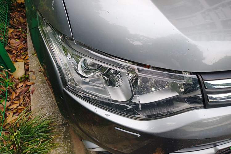 Used Mitsubishi Outlander 2013 2.4L 4x4 Luxury Navigation Edition 5 Seats Right Front Headlight