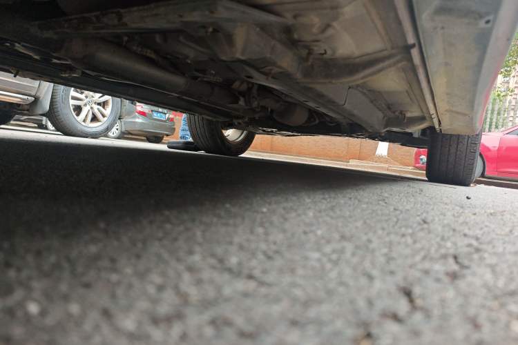 Used Mitsubishi Outlander 2013 2.4L Four-Wheel Drive Elite GT Version 7 Seats Chassis Rear Right