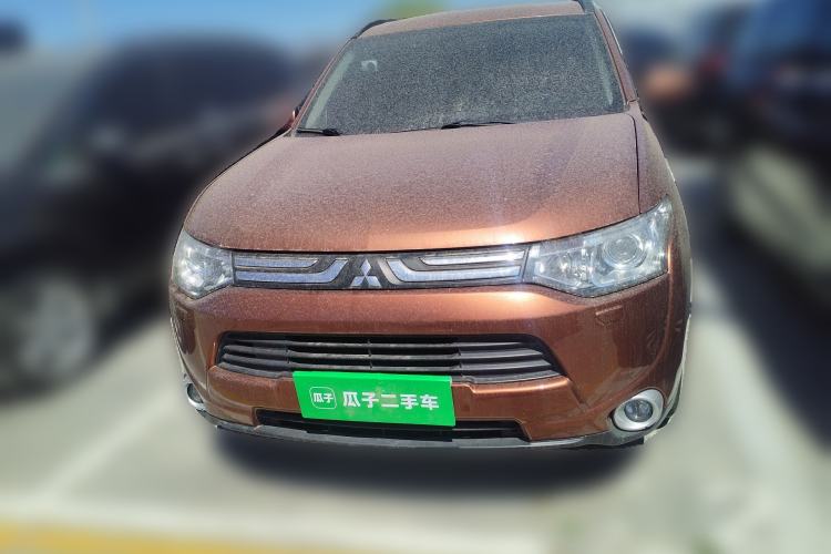 Used Mitsubishi Outlander 2013 2.4L 4x4 Luxury Navigation Edition 5 Seats Front