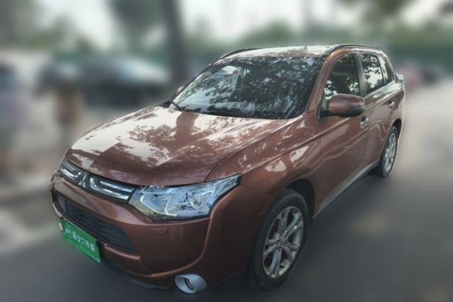 Used Mitsubishi Outlander 2013 2.4L 4x4 Luxury Navigation Edition 5 Seats
