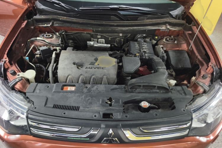 Used Mitsubishi Outlander 2013 2.4L 4x4 Luxury Navigation Edition 5 Seats Engine Bay