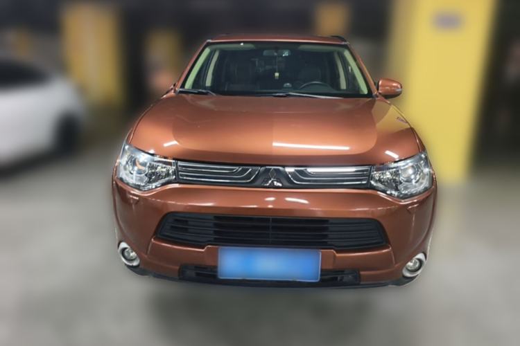 Used Mitsubishi Outlander 2013 2.4L 4x4 Luxury Navigation Edition 5 Seats Front