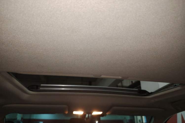Used Mitsubishi Outlander 2013 2.4L 4x4 Luxury Navigation Edition 5 Seats Headliner