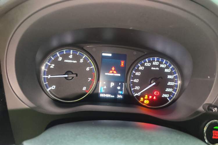 Used Mitsubishi Outlander 2013 2.4L 4x4 Luxury Navigation Edition 5 Seats Instrument Cluster