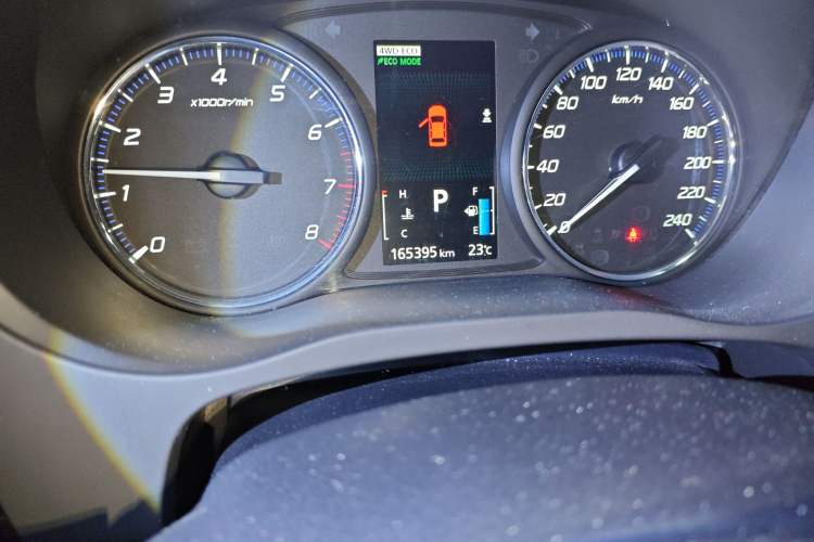 Used Mitsubishi Outlander 2013 2.4L 4x4 Luxury Navigation Edition 5 Seats Odometer Close Up