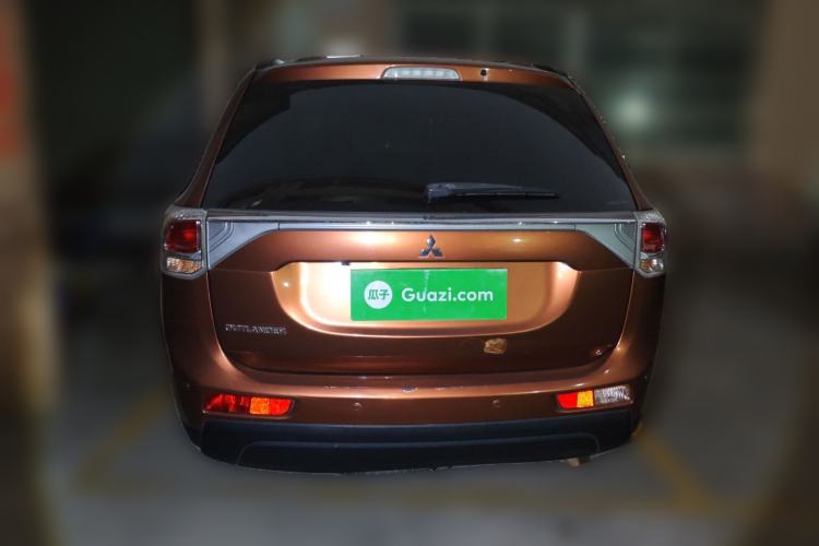 Used Mitsubishi Outlander 2013 2.4L 4x4 Luxury Navigation Edition 5 Seats Rear