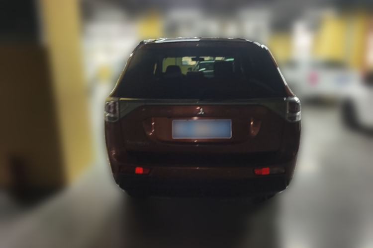 Used Mitsubishi Outlander 2013 2.4L 4x4 Luxury Navigation Edition 5 Seats Rear