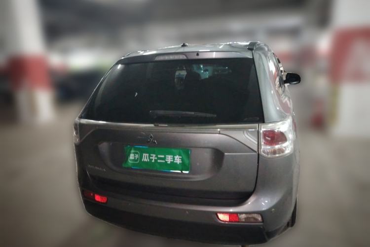 Used Mitsubishi Outlander 2013 2.4L 4x4 Luxury Navigation Edition 5 Seats Rear